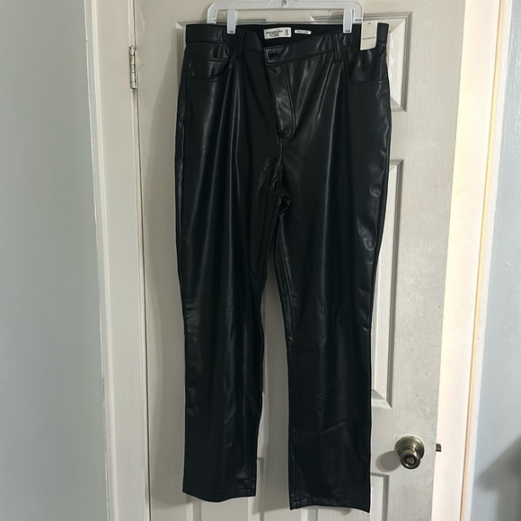 Vegan leather Abercrombie & Fitch Curve Love 90’s straight ultra high rise. New - Picture 1 of 1